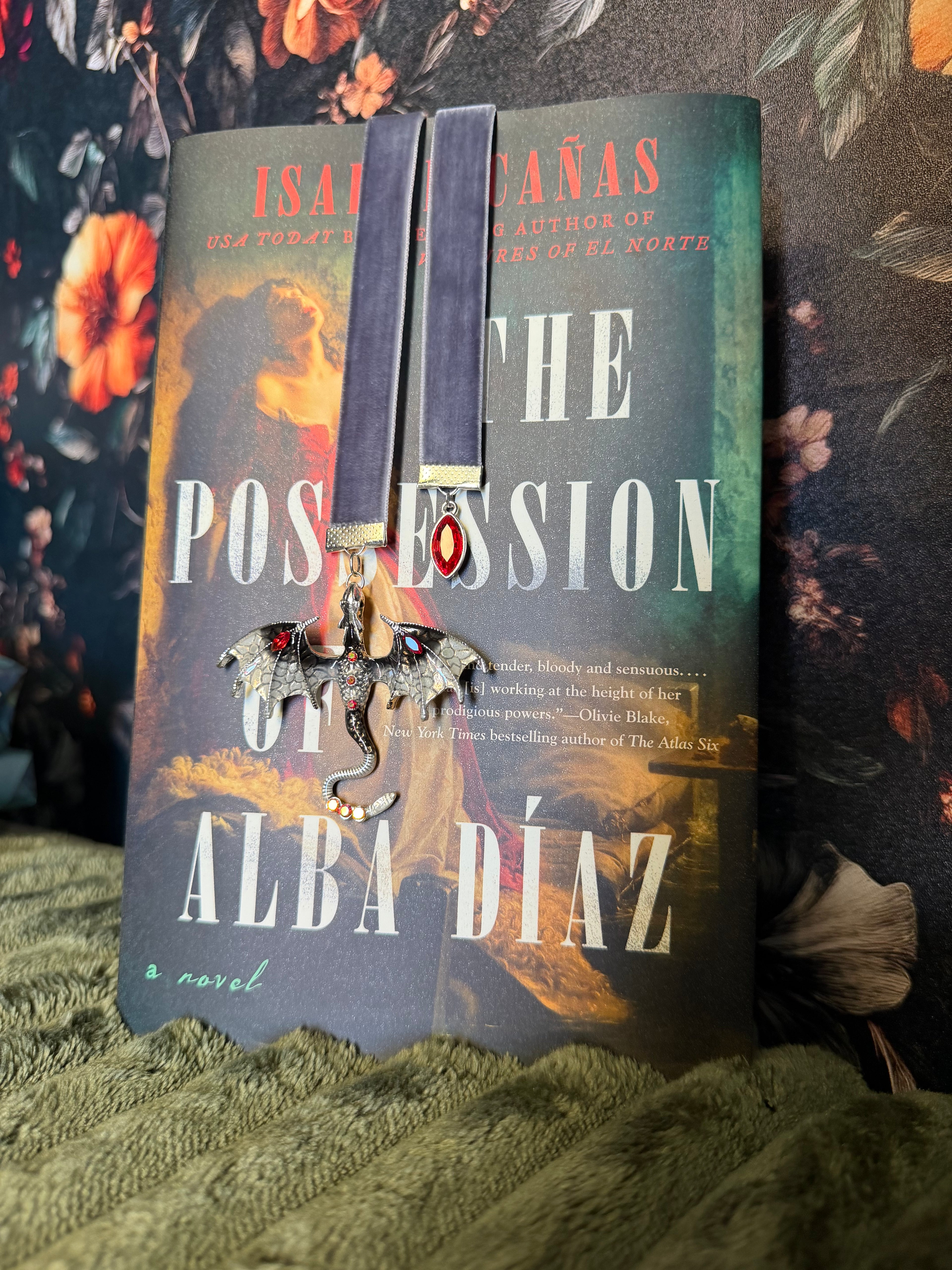 White/Black Dragon Velvet Bookmarks
